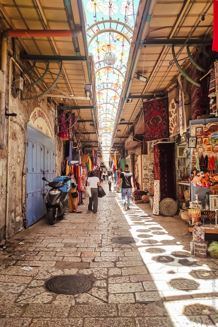 Jerusalem Old City market photography, Jerusalem shuk fine art, Stefanie Pietschmann Photographer, Old City of Jerusalem souk, Pietschy Photography, Middle Eastern market scene, Jerusalem street life photography, cultural travel wall art, storytelling pho