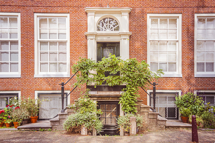 Houses of Amsterdam, Stefanie Pietschmann photography, Historic houses of Amsterdam photography, Amsterdam canal houses photo guide, Photographing Amsterdam's iconic architecture, Amsterdam's leaning houses photography tips