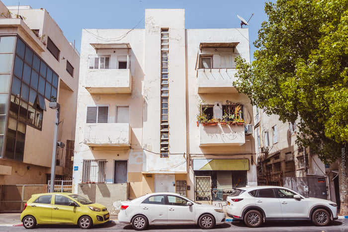 Tel Aviv Bauhaus architecture Matalon Street, Bauhaus buildings in Tel Aviv, White City Tel Aviv architecture, Stefanie Pietschmann photographer, Tel Aviv architecture photography, everyday Bauhaus Tel Aviv, modernist buildings Israel, urban storytelling 