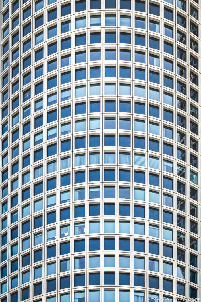 Azrieli Towers Tel Aviv, Azrieli Center architecture, Tel Aviv skyline landmark, modern architecture Tel Aviv, circular tower Tel Aviv, geometric facade Tel Aviv, business district Tel Aviv, Israeli architecture photography, urban minimalism Tel Aviv, fin